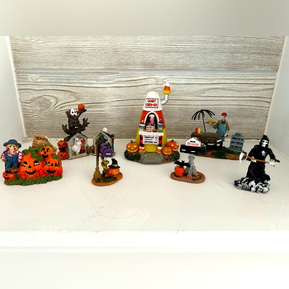 Other - Halloween figurine set